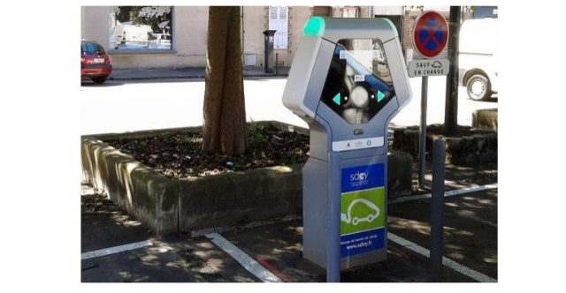 Mobilité électrique : les bornes de recharge de l’Yonne accessibles aux conducteurs de véhicules électriques d’Europe