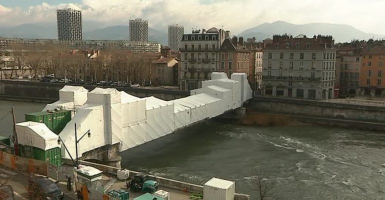 Dans les entrailles de la passerelle Saint-Laurent, dont l’amiante est retirée