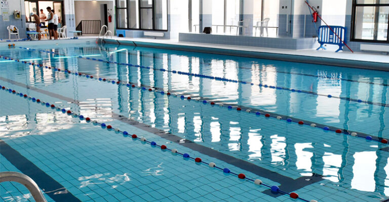 Les piscines publiques ferment : comment réduire la facture énergétique ?